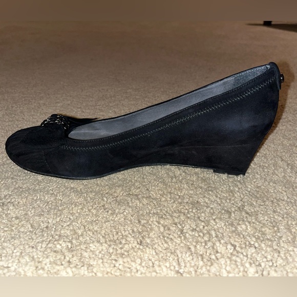 Stuart Weizmann suede low wedges - Picture 3 of 6